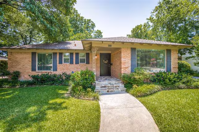 6530 Danbury Lane, Dallas, TX 75214 photo 2