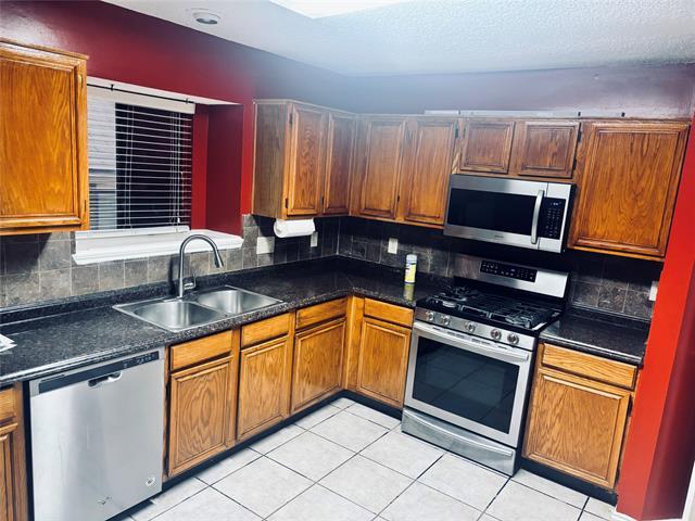 6318 Sasaki Way Garland, TX 75043 photo 2