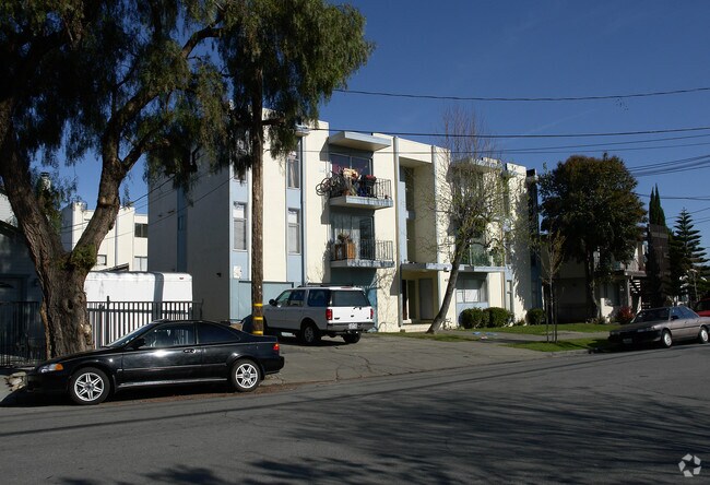 Marymount Vera photo 3