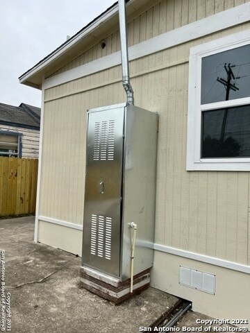 1717 Texas Ave San Antonio, TX 78201 photo 5
