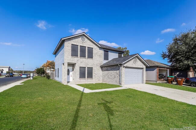 9879 Highland Creek San Antonio, TX 78245 photo 2