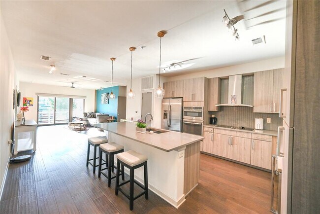3600 S Lamar Blvd Austin, TX 78704 photo 3
