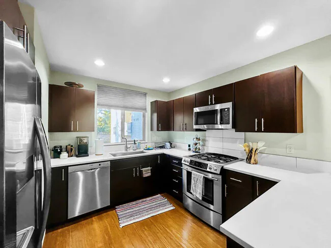 2445A 55th Ave SW Seattle, WA 98116 photo 4