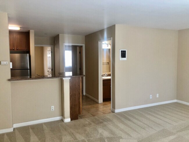 5722 Riley St San Diego, CA 92110 photo 2