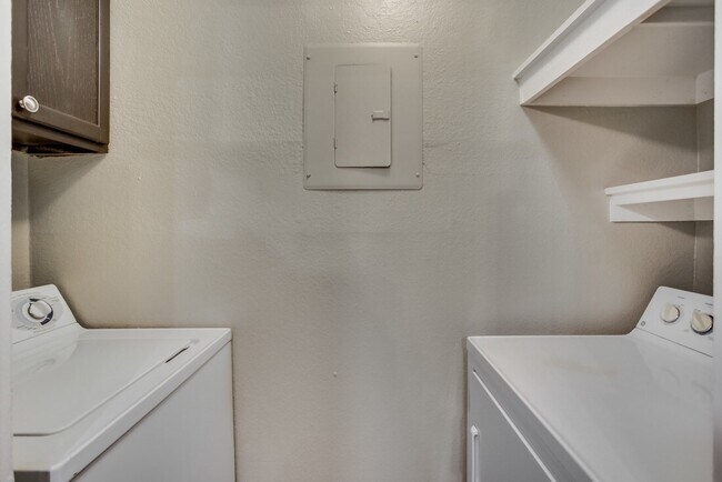 Henderson Flats photo 5
