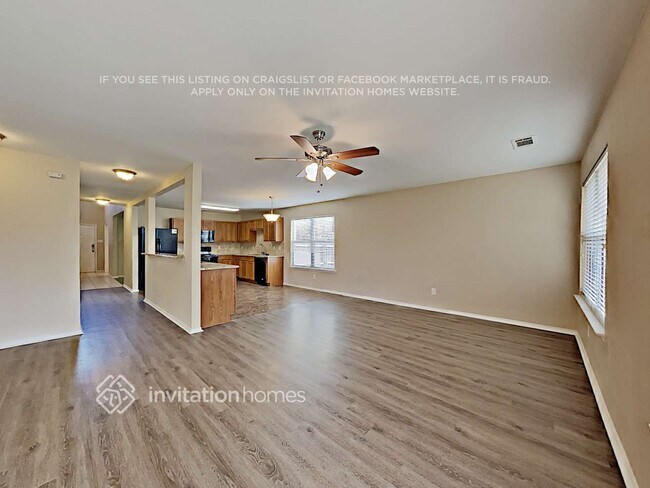 2807 Park Pl Dr Grand Prairie, TX 75052 photo 4