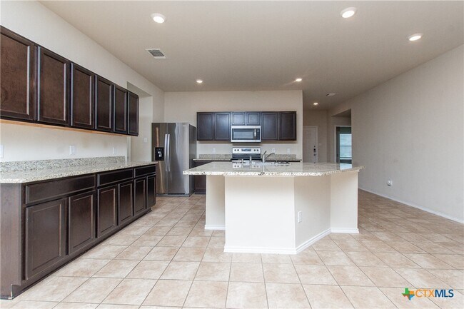 6013 Sally Ride Ln Killeen, TX 76543 photo 4