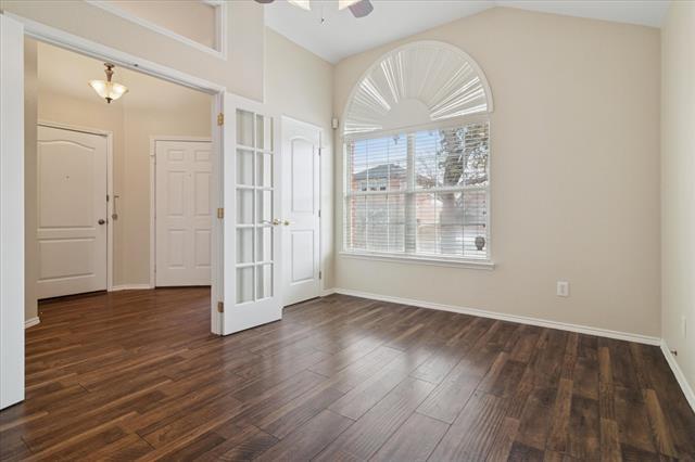 2060 Falls Creek Drive, Little Elm, TX 75068 photo 4