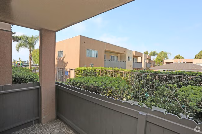 Villa Pacific Apartments photo 5