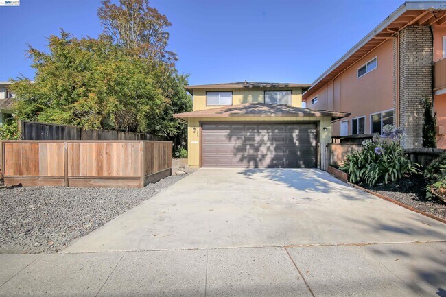 127 Walti St Santa Cruz, CA 95060 photo 2