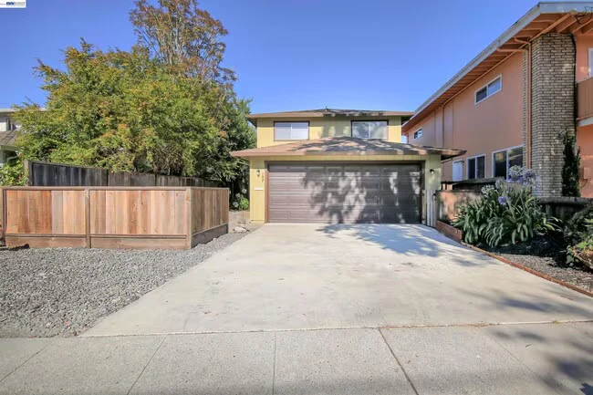 127 Walti St Santa Cruz, CA 95060 photo 2