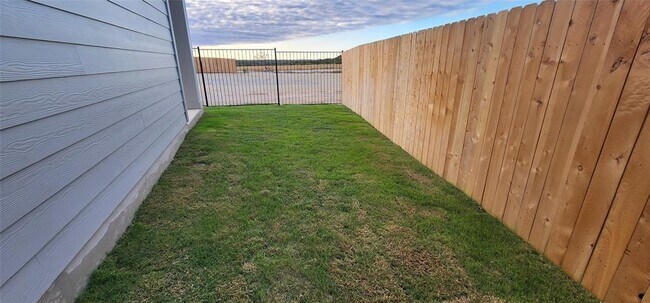 2345 Moon Tower Trl Leander, TX 78641 photo 3
