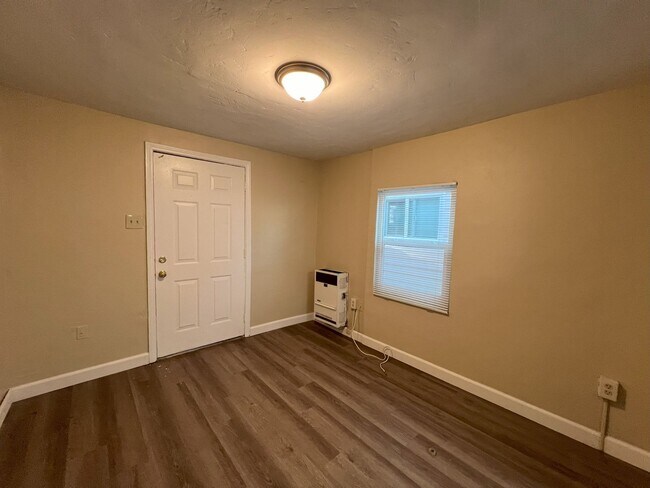 612 E 8th St National City, CA 91950 photo 4