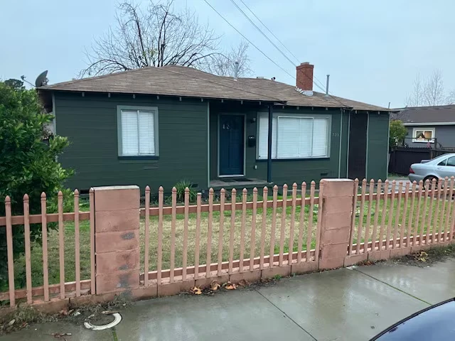 733 Grant St Vallejo, CA 94590 photo 2