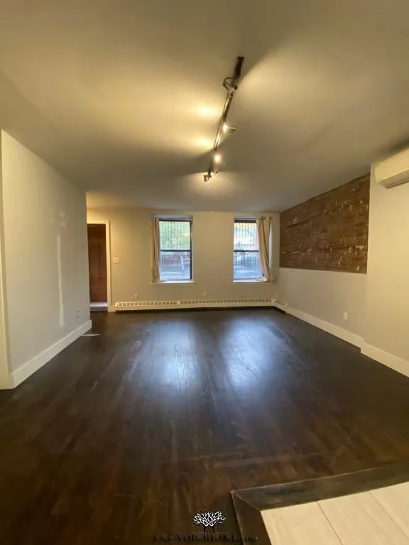 3 E 124th St New York, NY 10035 photo 4