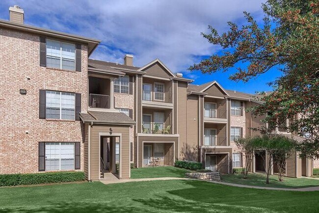 2355 N Hwy 360 Grand Prairie, TX 75050 photo 2