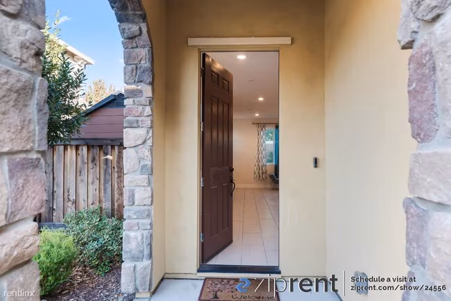 2241 Acero Court, Brentwood, CA 94513 photo 2