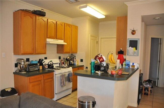 609 E 49th St Austin, TX 78751 photo 4