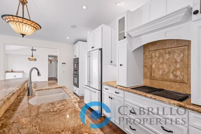 7940 La Jolla Shores Dr San Diego, CA 92037 photo 2