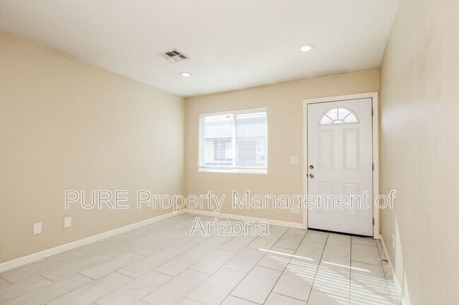 703 E Knoll St photo 3