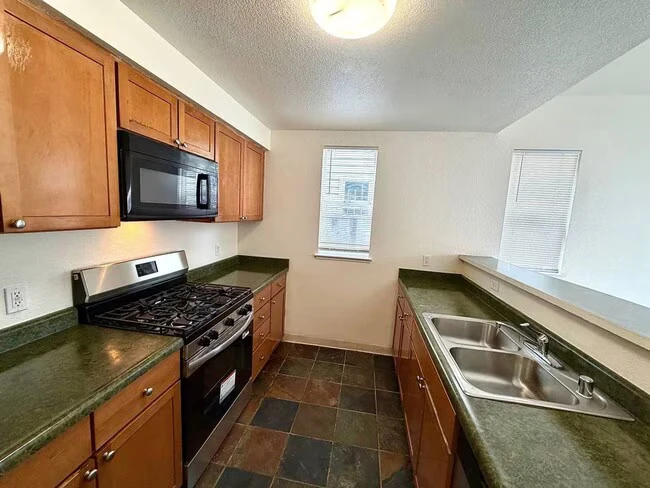 2941 Chavez Ln Richmond, CA 94804 photo 5