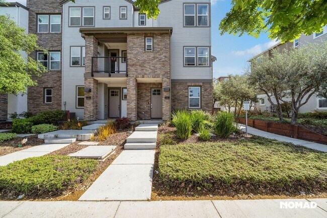 Charming 3BR 3.5 Bath Townhome in Sunnyvale photo 3