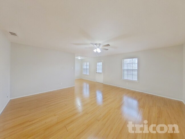 810 Dogwood Drive, Cedar Hill, TX 75104 photo 2