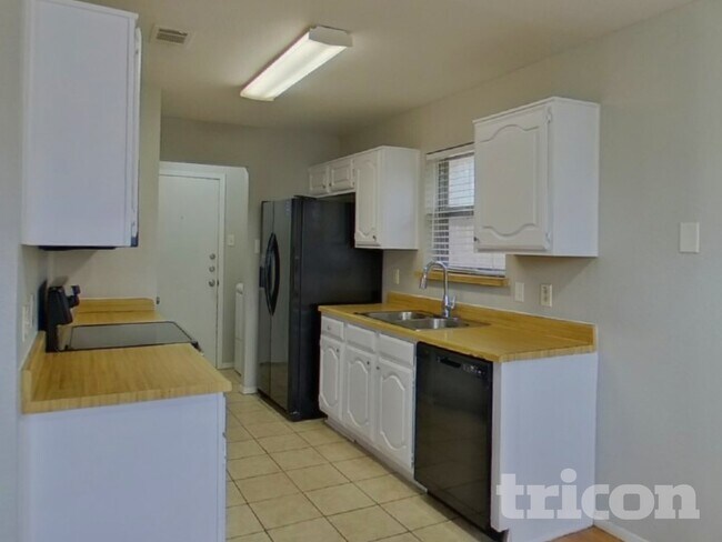 810 Dogwood Drive, Cedar Hill, TX 75104 photo 5