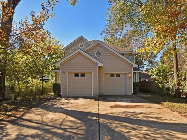 609 E 49th St Austin, TX 78751 photo 2