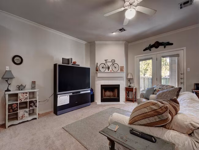 609 E 49th St Austin, TX 78751 photo 4