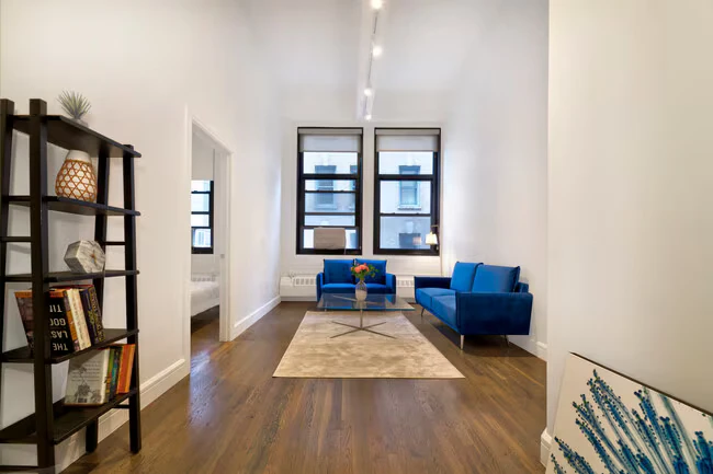 110 Greenwich Ave photo 5