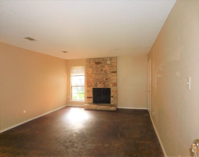 811 Ramble Ln Austin, TX 78745 photo 4