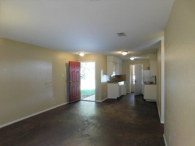 811 Ramble Ln Austin, TX 78745 photo 5