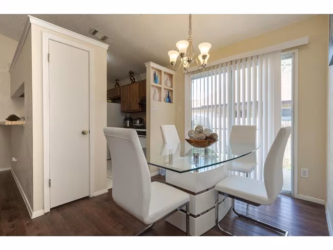 11919 Sunhillow Bnd photo 3