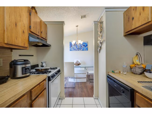 11919 Sunhillow Bnd photo 5