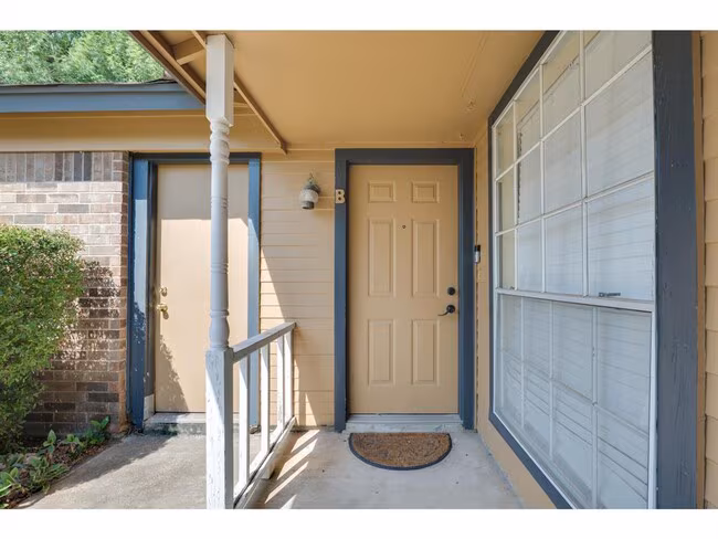 11919 Sunhillow Bnd photo 2
