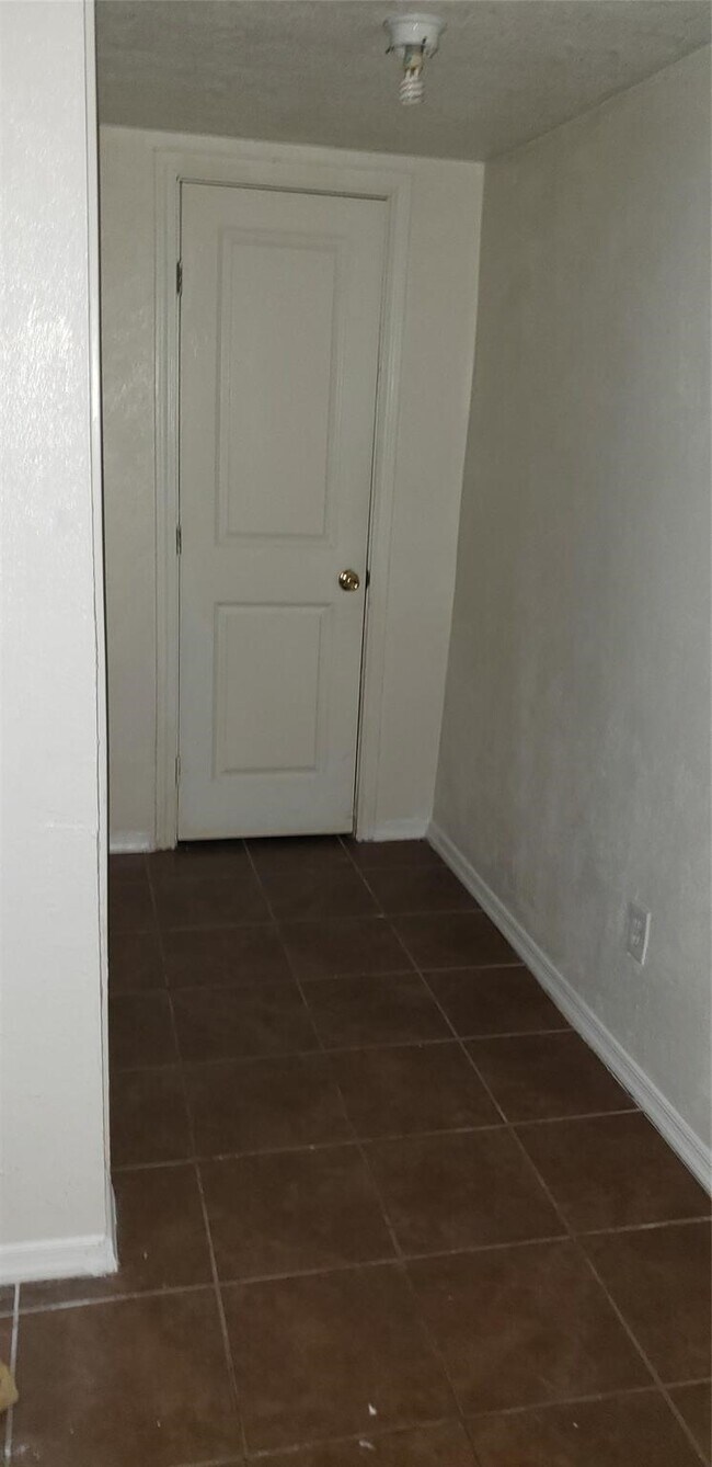 302 71st Street, Houston, TX 77011 photo 5
