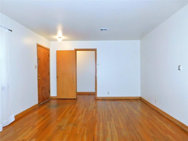 1713 Crescent Street, Denton, TX 76201 photo 5