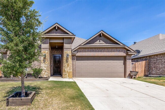 11909 Hassop Lane, Burleson, TX 76028 photo 2