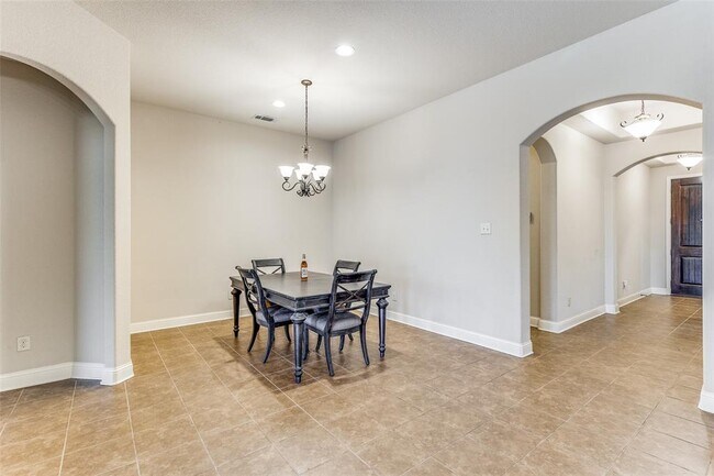 11909 Hassop Lane, Burleson, TX 76028 photo 4