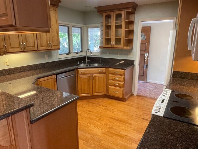 1660 Kamsack Drive, Sunnyvale, CA 94087 photo 3