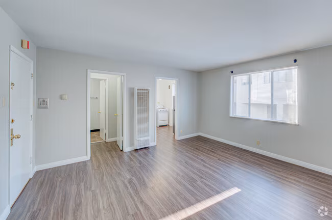Americana Apartments photo 5