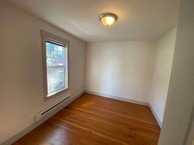 3819 37th Ave S Seattle, WA 98118 photo 4