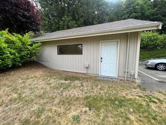 12606 Burnham Dr Gig Harbor, WA 98332 photo 3