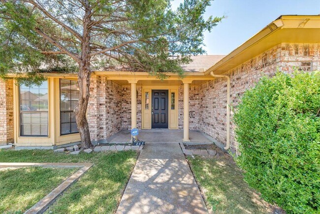 443 Mckinley Street, Cedar Hill, TX 75104 photo 3