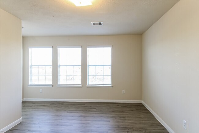 12218 Dona Lane, Houston, TX 77044 photo 4