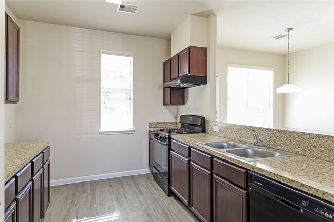 12218 Dona Lane, Houston, TX 77044 photo 3