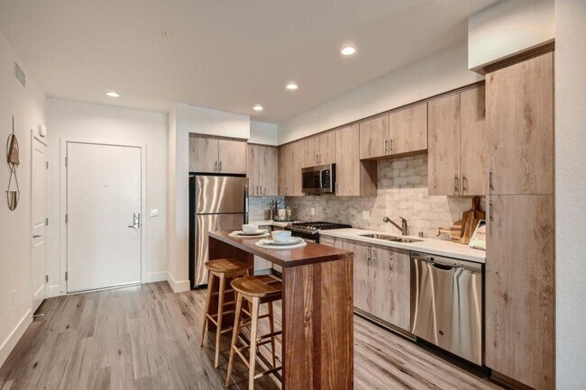 4890 Sunroad Centrum Ln San Diego, CA 92123 photo 3