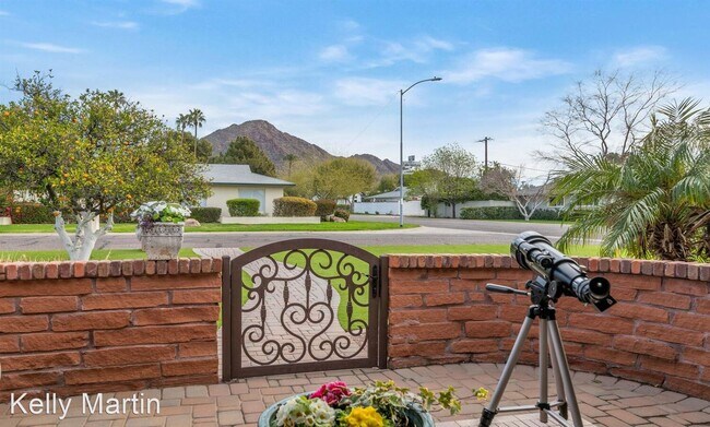 4597 E Calle Ventura Phoenix, AZ 85018 photo 3