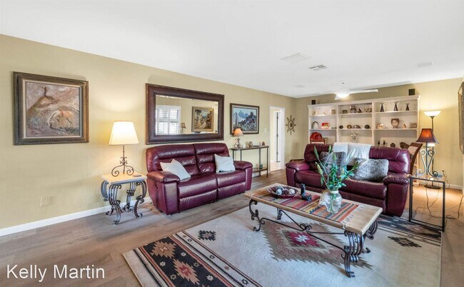 4597 E Calle Ventura Phoenix, AZ 85018 photo 4